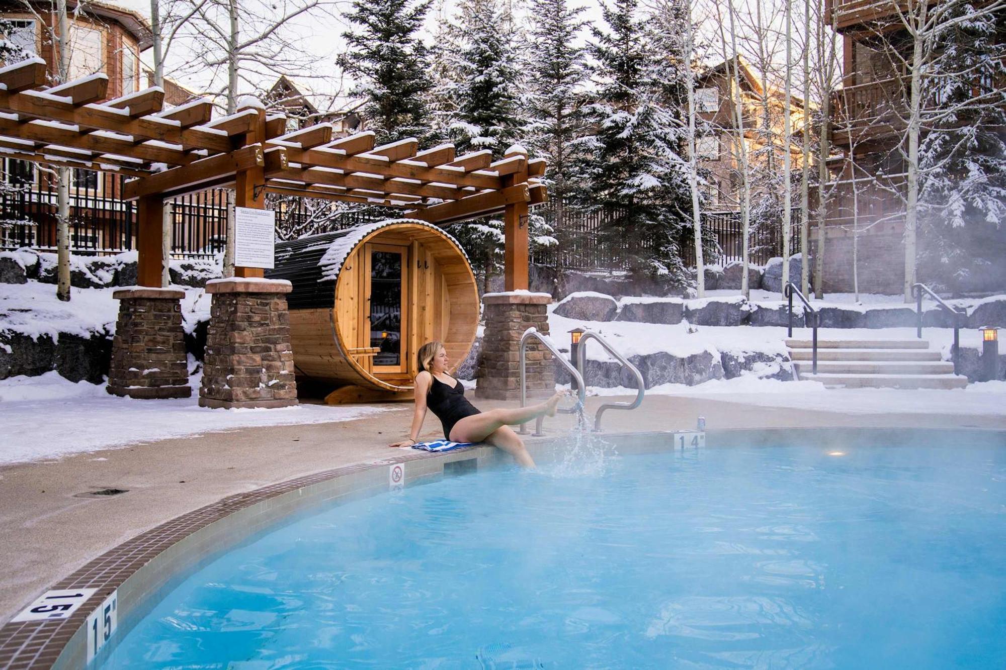 The Raven Suite At Stoneridge Mountain Resort แคนมอร์ ภายนอก รูปภาพ